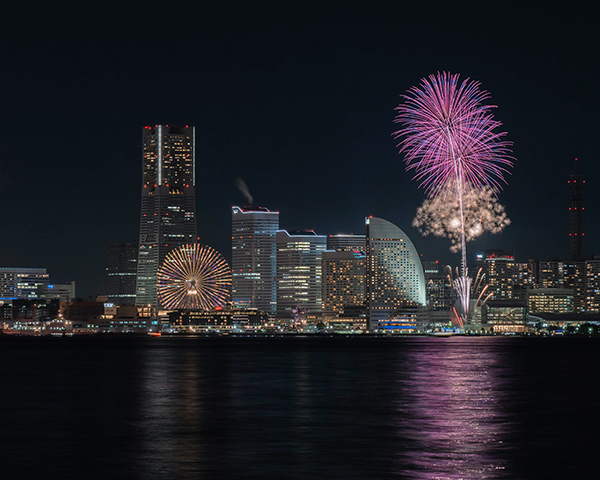 夜空を彩る横浜の輝き